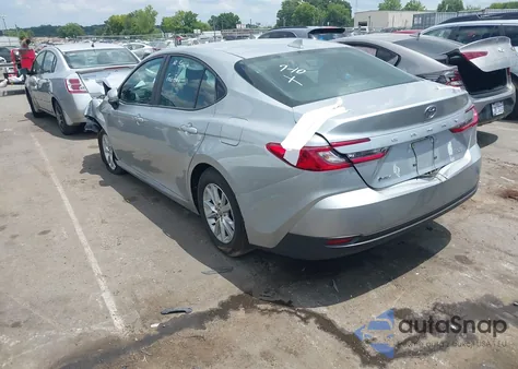 2025 Toyota Camry Le из США, поврежденный, VIN 4T1DAACK1SU011565